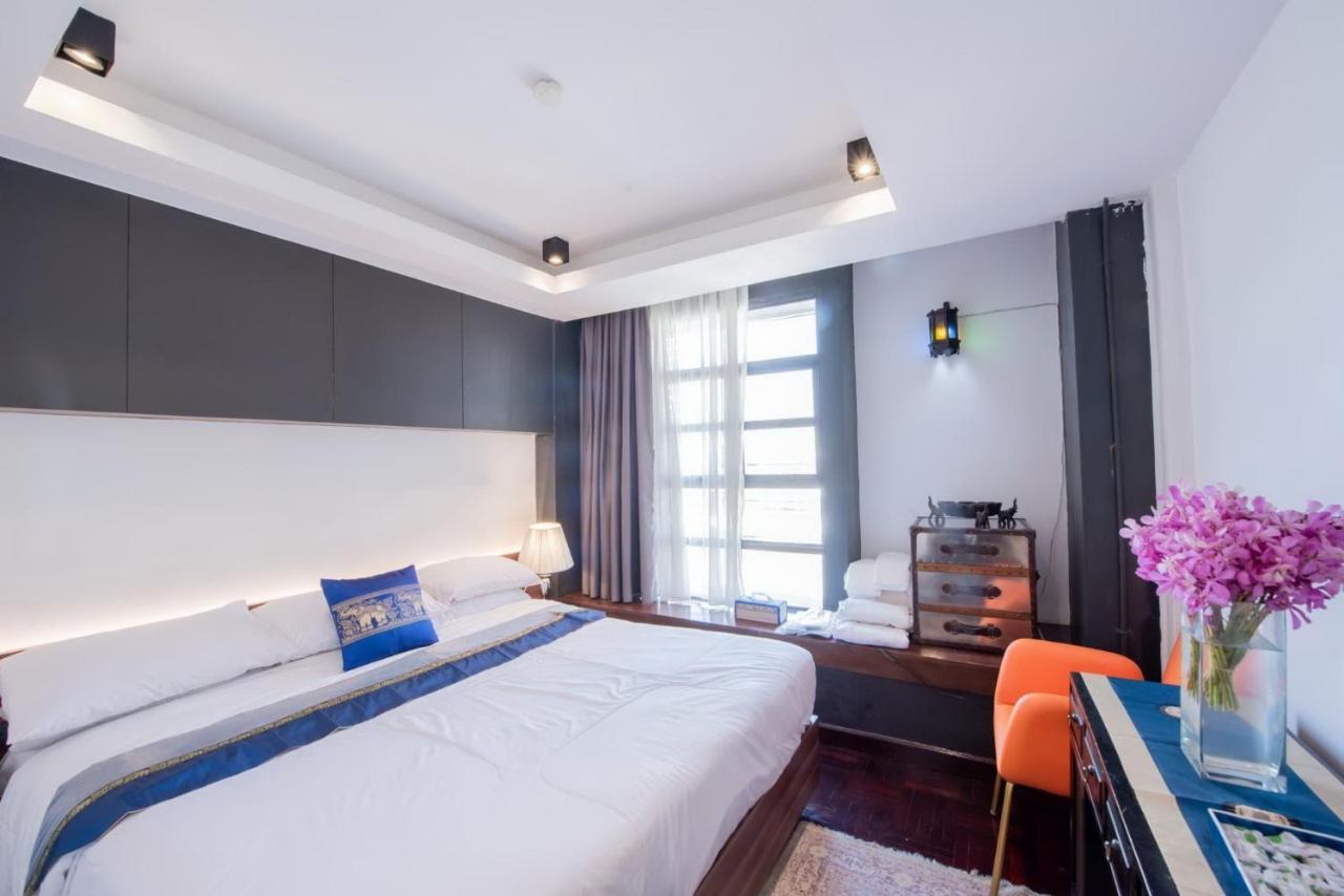 Elixir Hostel Bangkok Exterior photo