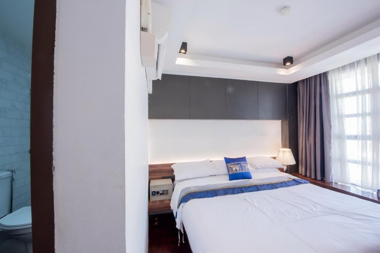 Elixir Hostel Bangkok Exterior photo